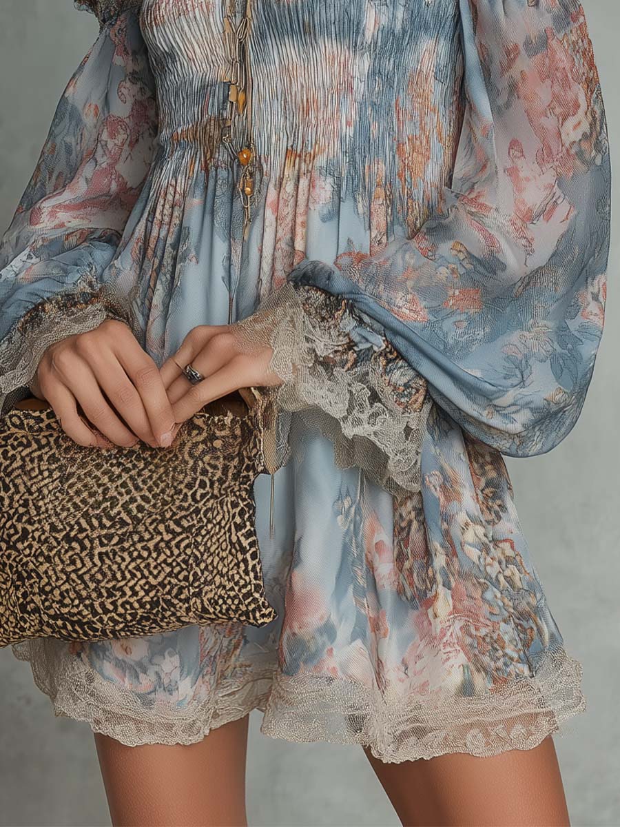 Romane | Mini Vestido de Gasa Plisada con Hombros Descubiertos y Flores Románticas