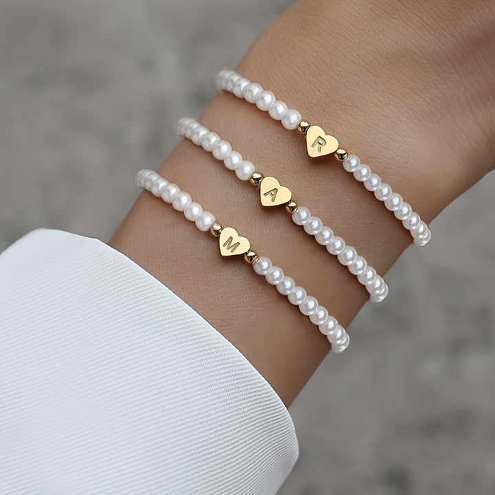 Pulsera Chic con Inicial en Forma de Corazón (A–Z)