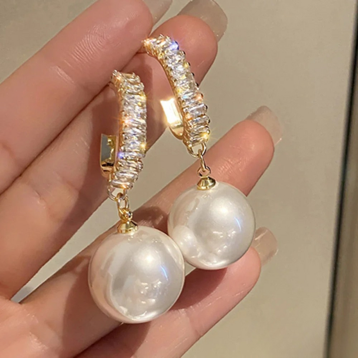 Pendientes elegantes con perla y circonita