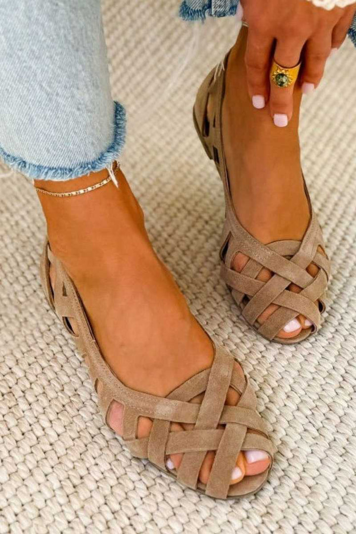 Hina | Sandalias planas con dedos al aire y material trenzado