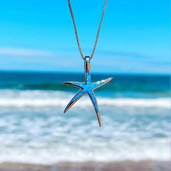 Collar con Colgante de Caballito de Mar en Plata con Ópalo Azul