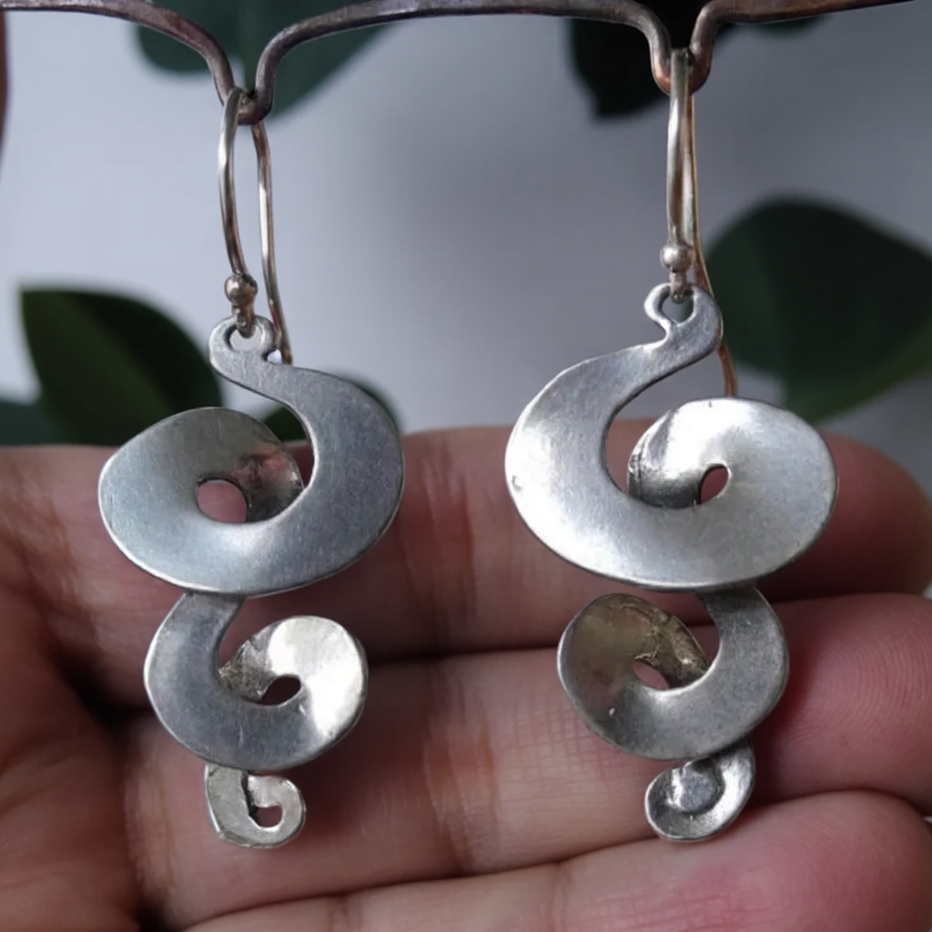 Pendientes espirales de plata vintage