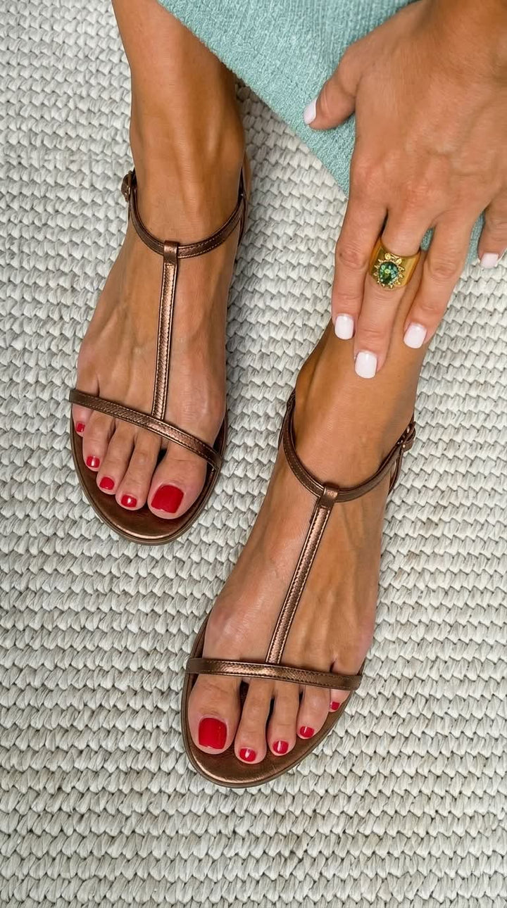 Sandalias doradas Bianca con finas tiras