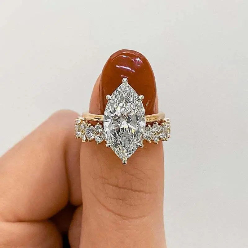Anillo de Diamante Marquesa de Lujo en Oro