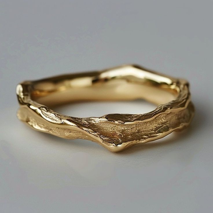 Anillo de Oro Martillado™ – Estilo Vintage