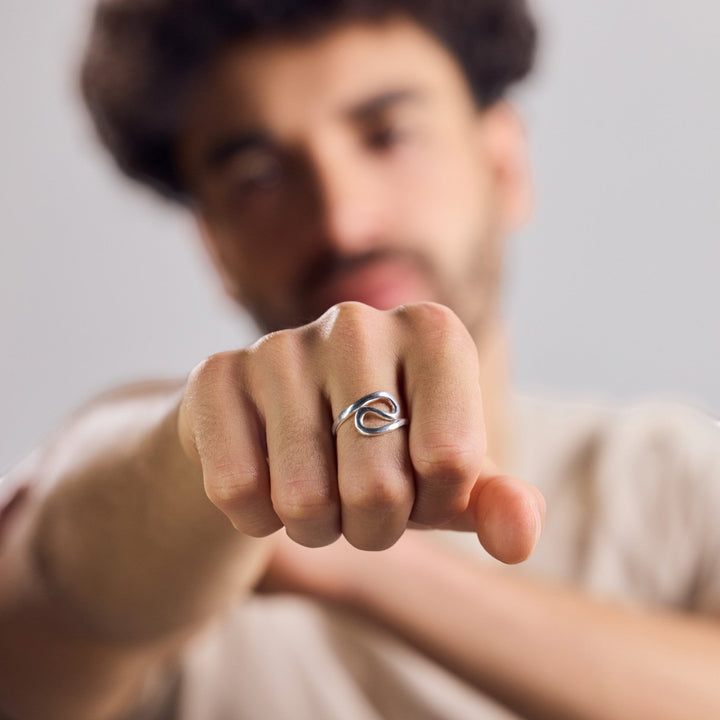 Anillo Statement Welle Swirl en Plata de Ley 925 asimétrico hecho a mano