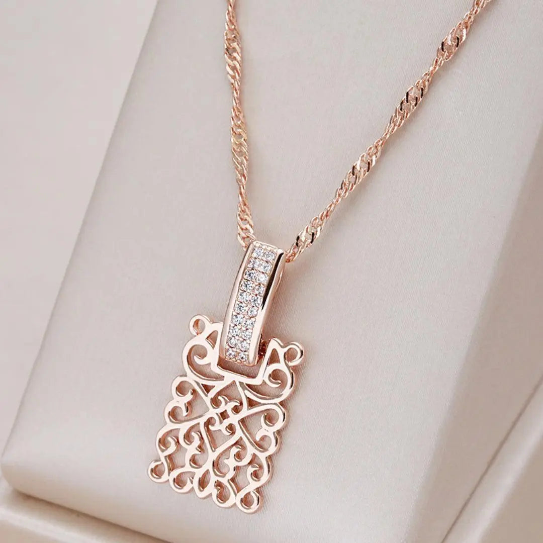 Collar de oro elegante con mandala