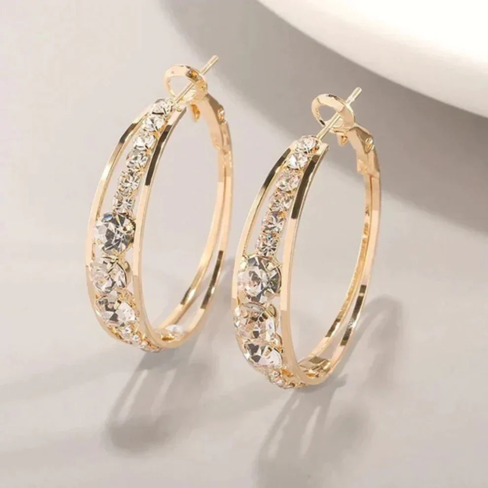 Pendientes de aro elegantes y brillantes