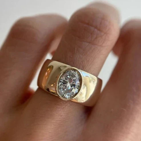 Anillo Vintage con Zirconia Incrustada en Oro