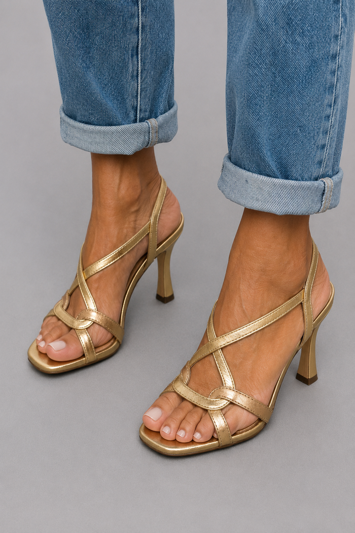 Elisabetta | Sandalias de verano doradas para un toque de magia