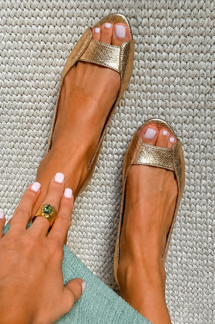 Sandalias cómodas en oro Adelina