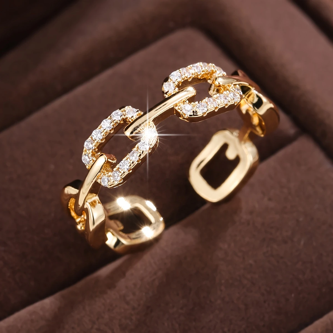Anillo de Oro “Cadena Deslumbrante”