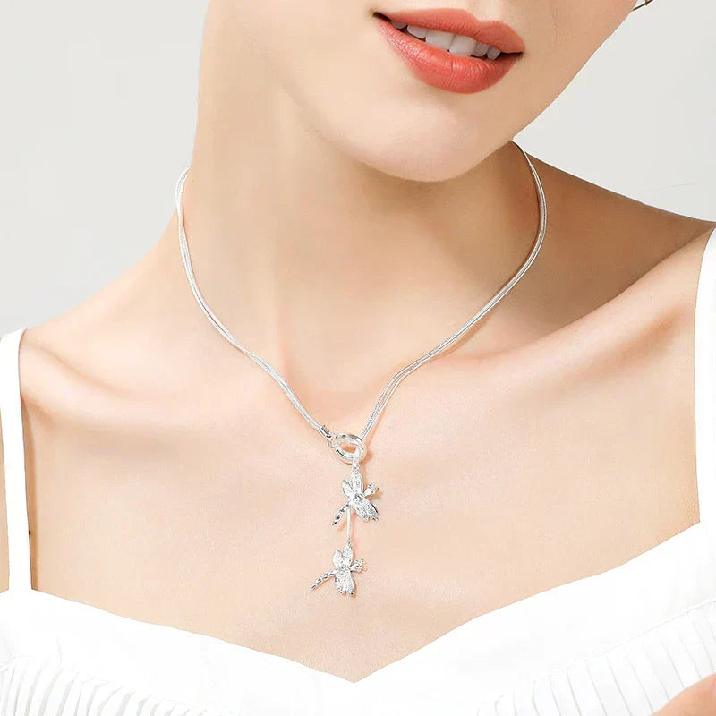 Collar con Colgante de Libélula en Plata de Ley