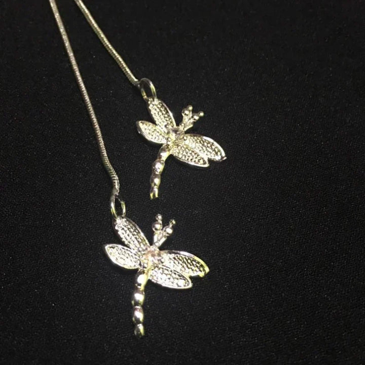 Collar con Colgante de Libélula en Plata de Ley