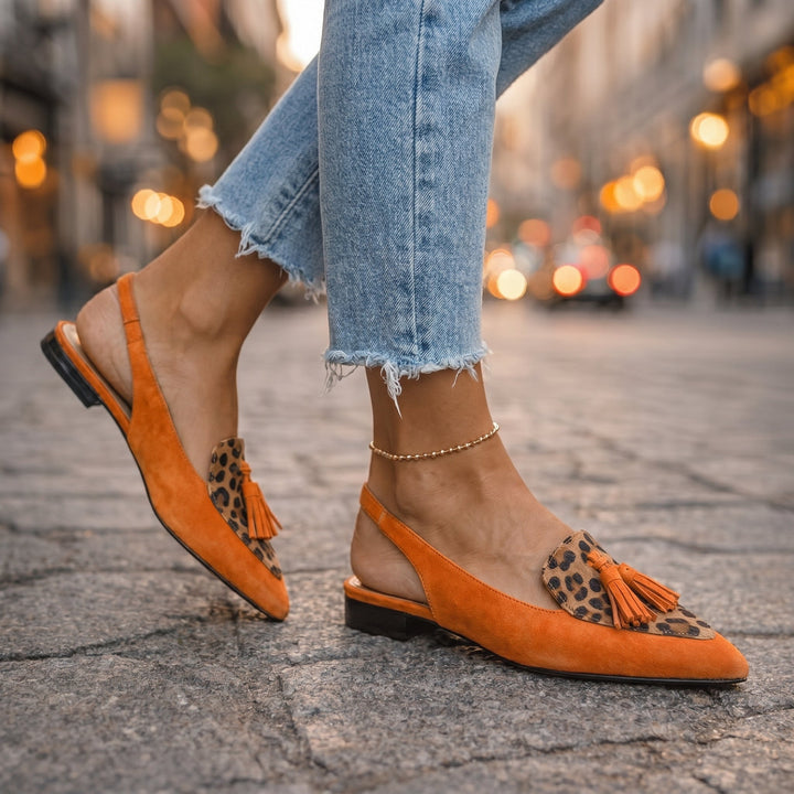 Nexoria - Mules Bicolores Elegantes para Mujeres con Pompones de Moda