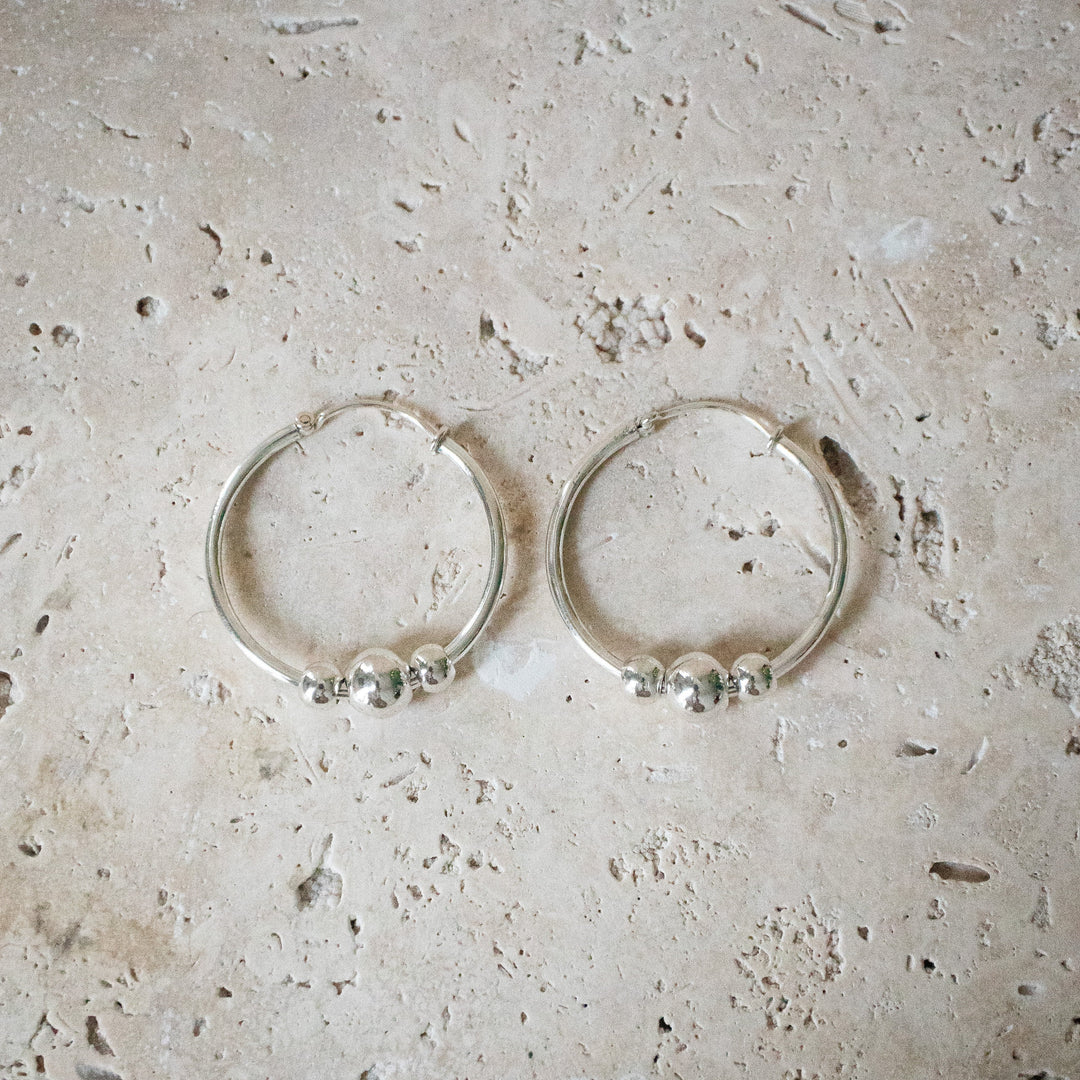 Aros de Plata Esterlina 925 con Bolas Móviles, Pendientes en Diferentes Tamaños