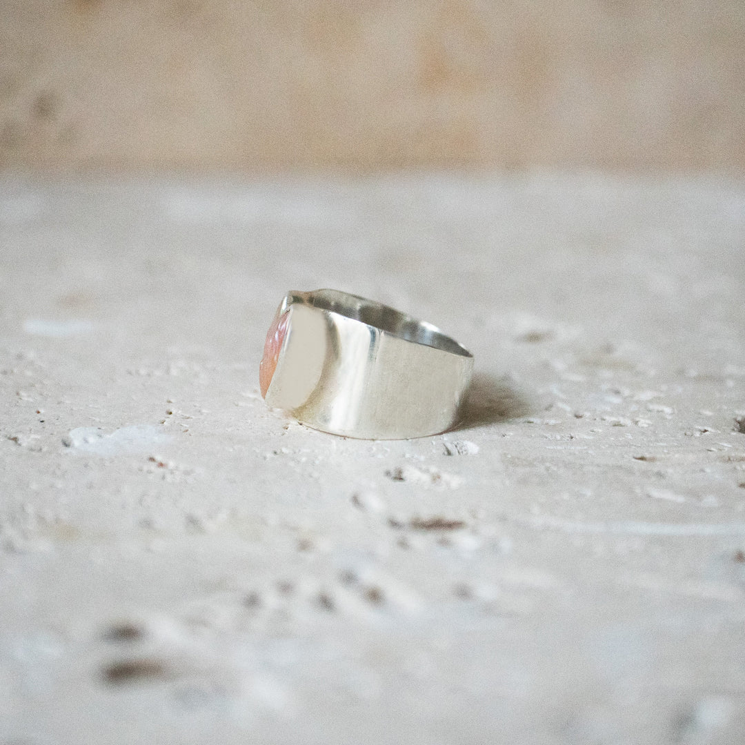 Anillo de sello ancho con corazón de plata esterlina 925 y perla de agua dulce natural - como se vio en Insta