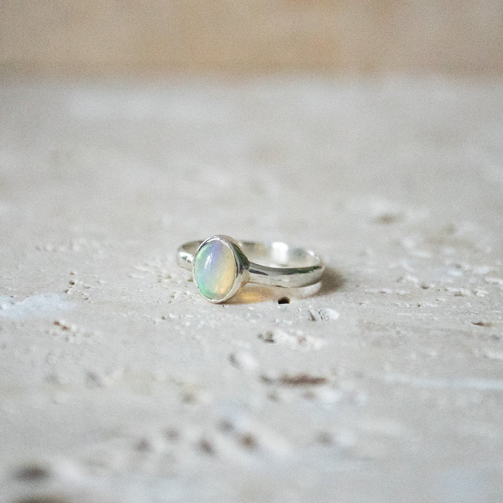 Anillo de Plata Esterlina 925 con Ópalo Etíope Natural