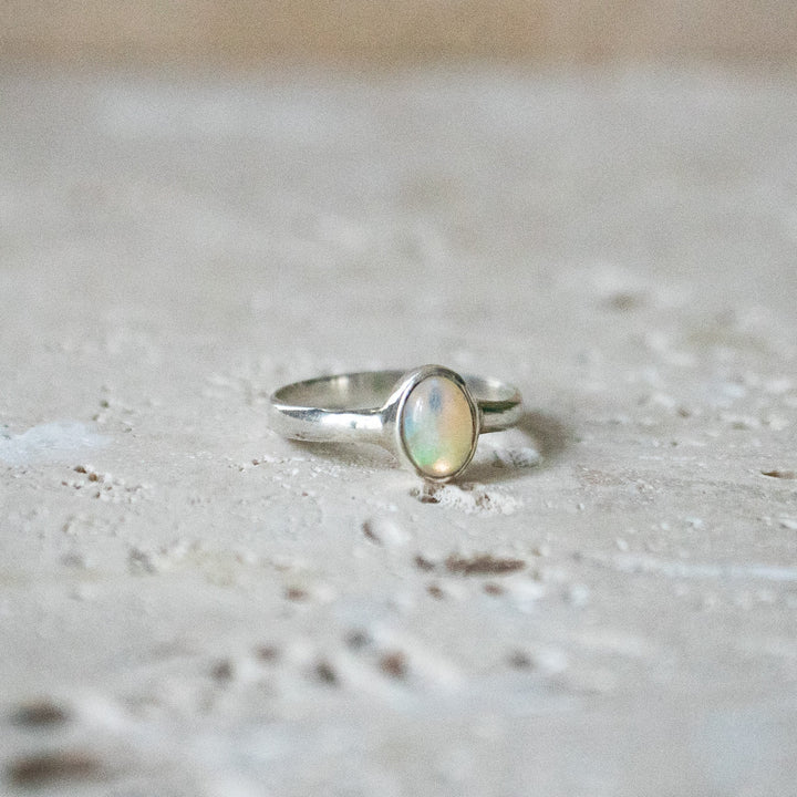 Anillo de Plata Esterlina 925 con Ópalo Etíope Natural