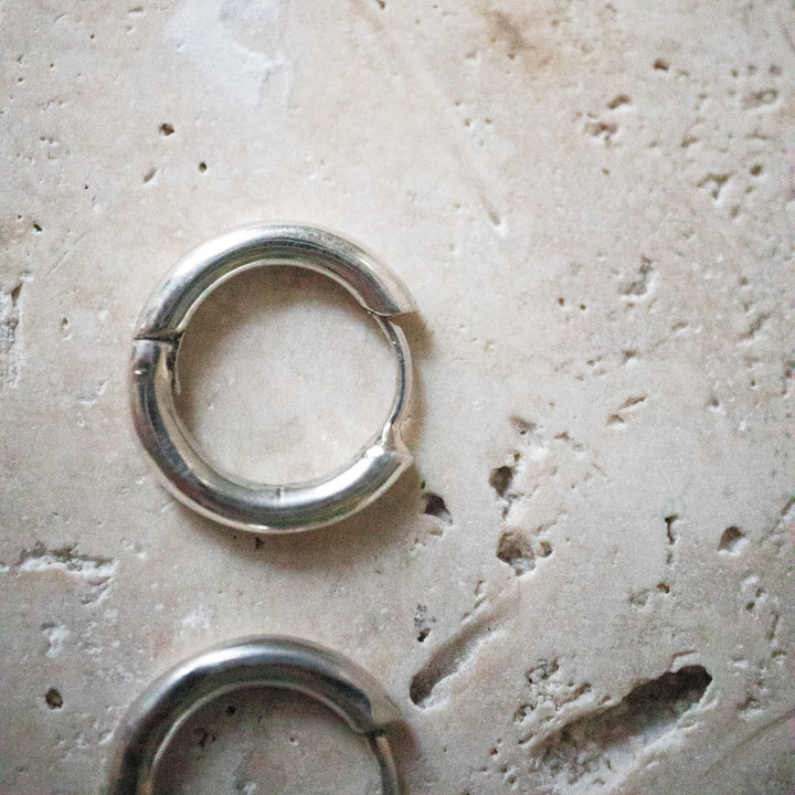 Aros Huggie – Pequeños Pendientes de Plata Esterlina 925, hechos a mano