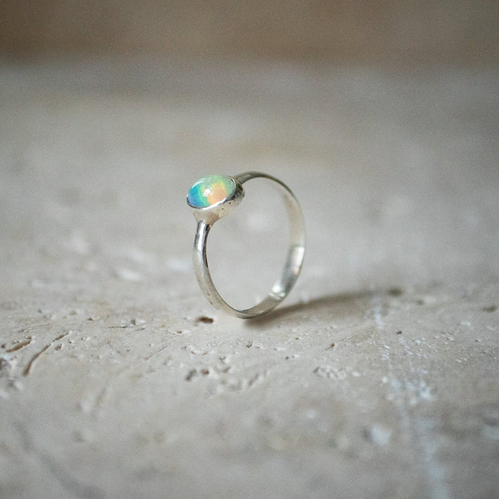 Anillo de Plata Esterlina 925 con Ópalo Etíope Natural