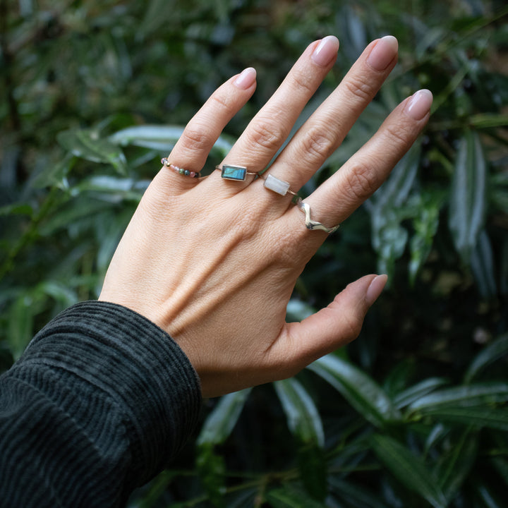 Anillo asimétrico "Melting" en plata de ley 925