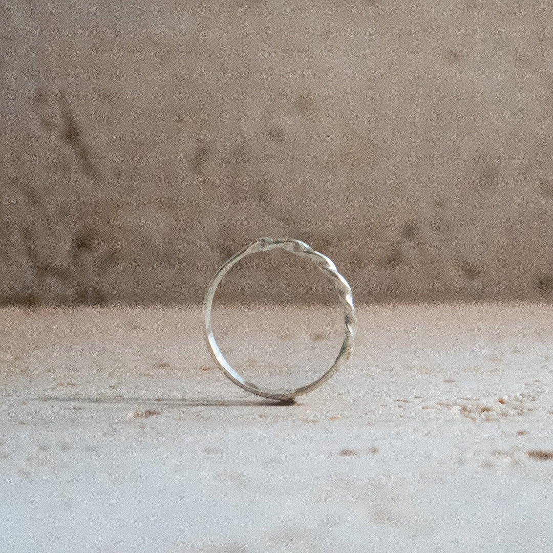 Anillo fino de plata esterlina 925 hecho a mano