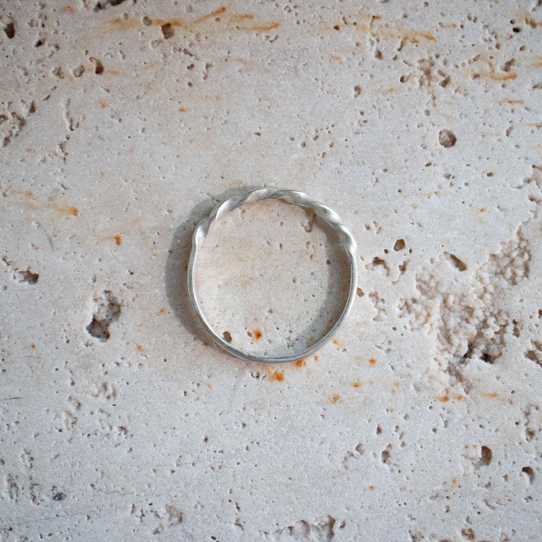 Anillo fino de plata esterlina 925 hecho a mano