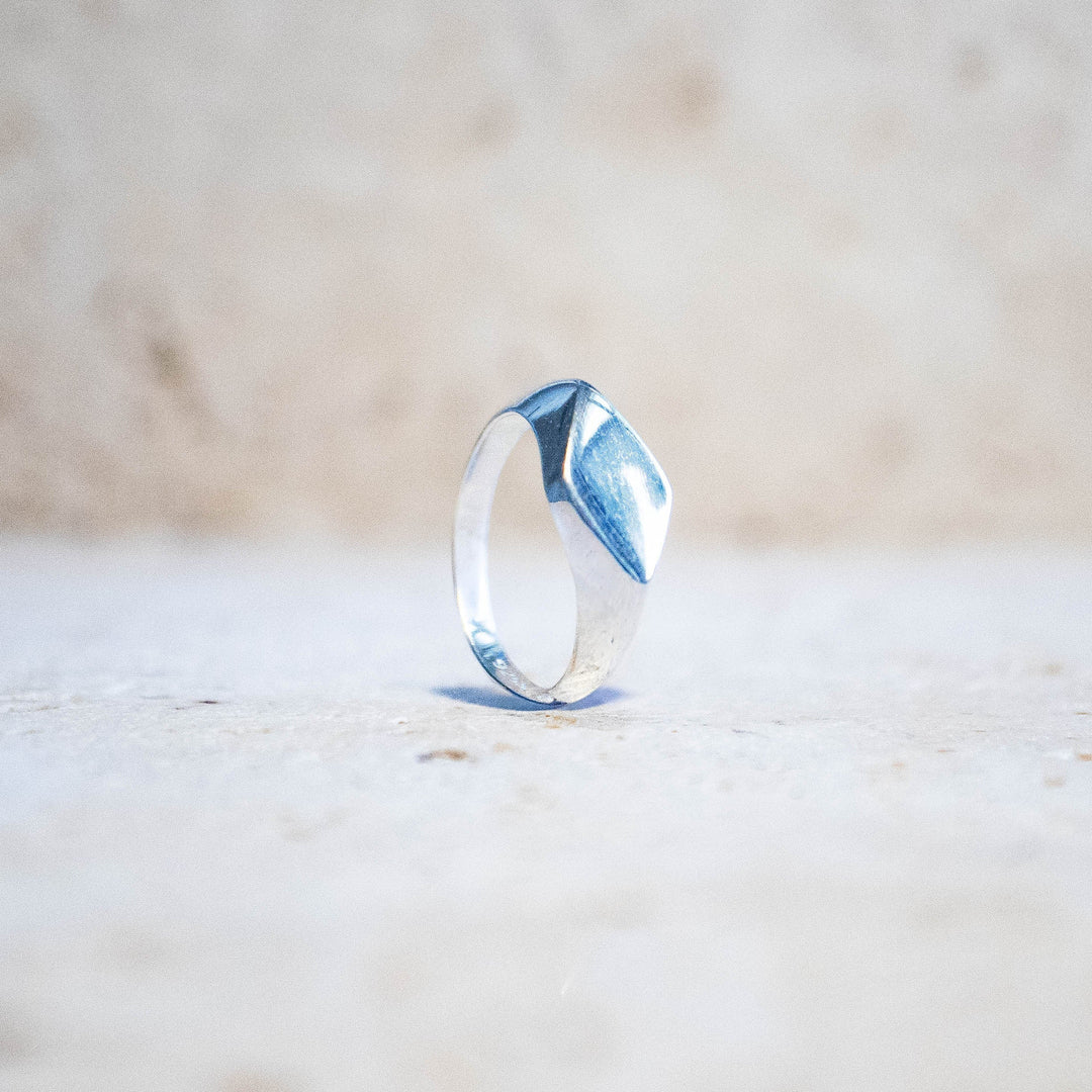 Pequeña anillo de sello en plata esterlina 925 cuadrada hecha a mano