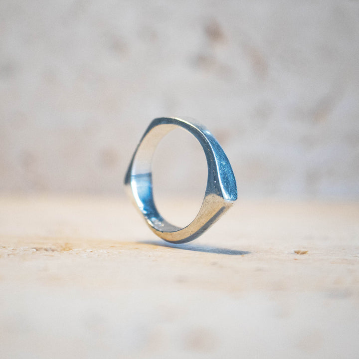 Anillo asimétrico de plata esterlina maciza 925 – hecho a mano