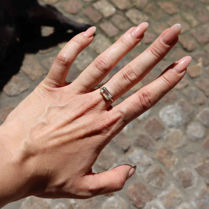 Anillo de piedra de luna arcoíris cuadrado en plata de ley 925 / Anillo de piedra de luna