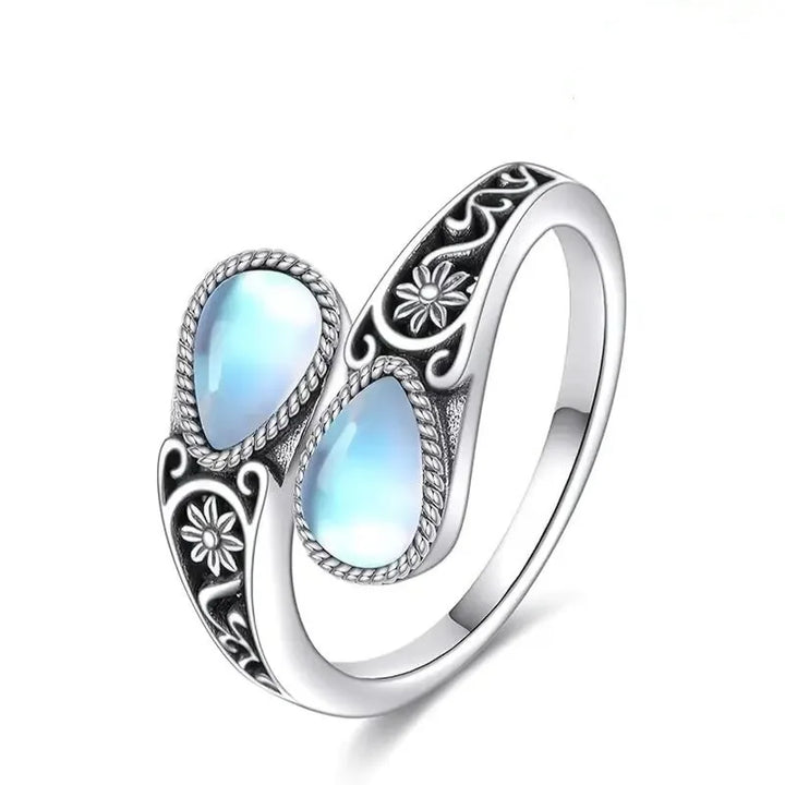 Anillo Elegante con Piedra de Luna Flor