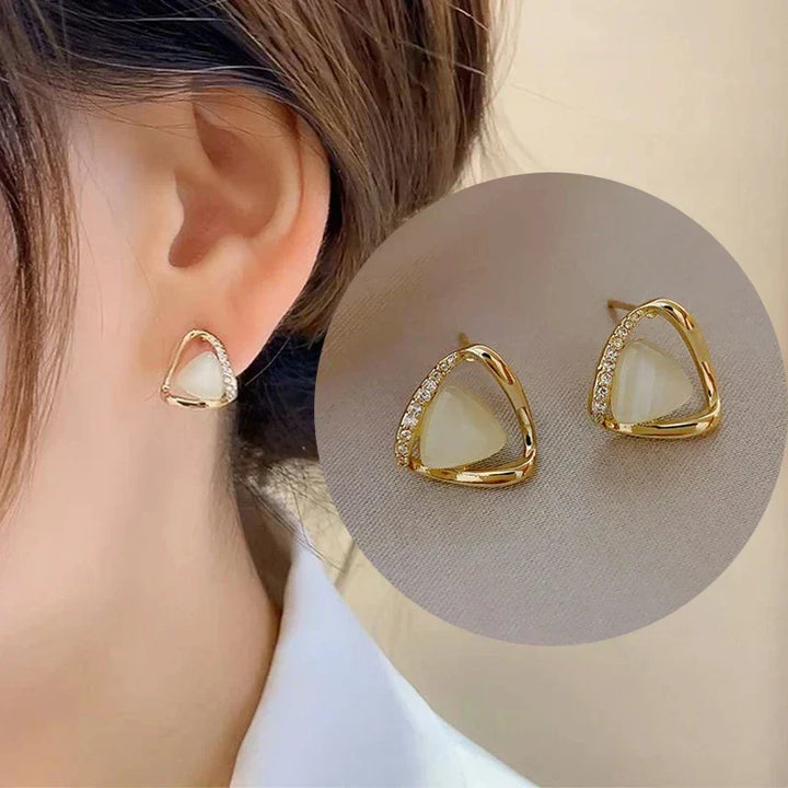 Pendientes triangulares avanzados con ópalos y cristales