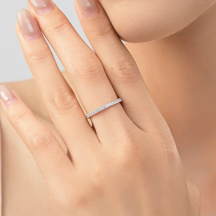 Anillo Eternidad Minimalista Iluminado