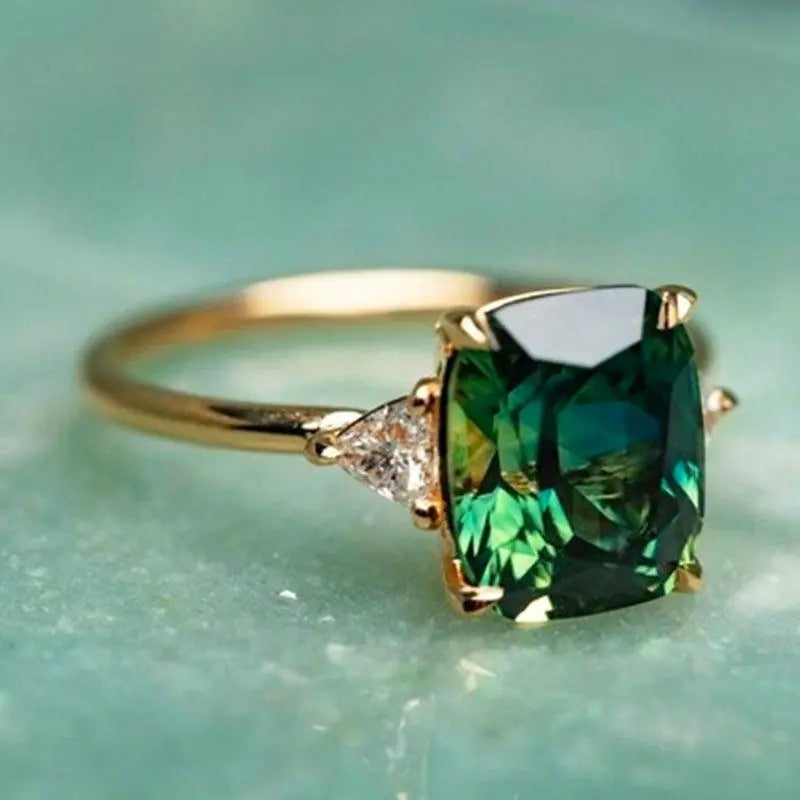 Anillo de Esmeralda Cuadrada Elegante