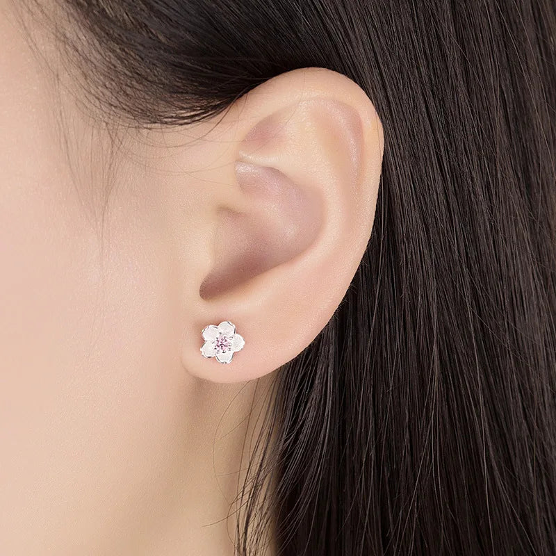 Pendientes en forma de flor con zirconia