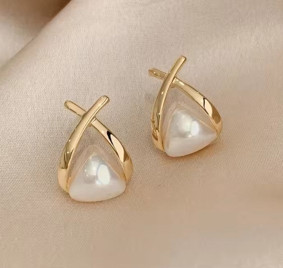 Pendientes vintage en forma de gota con perlas en forma de cruz y triángulo