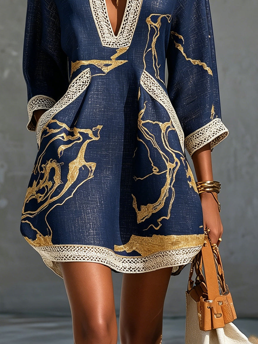 Cosette | Mini Vestido en Encaje Azul Marino con Patrón Dorado y Escote en V
