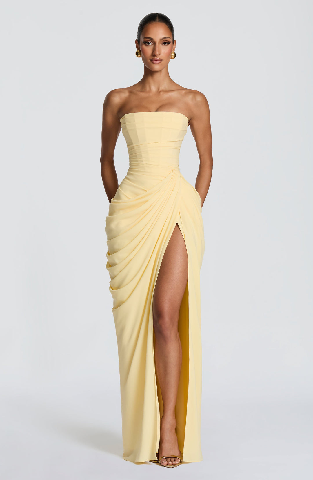 HANNAH | Vestido maxi elegante con drapeado y abertura alta