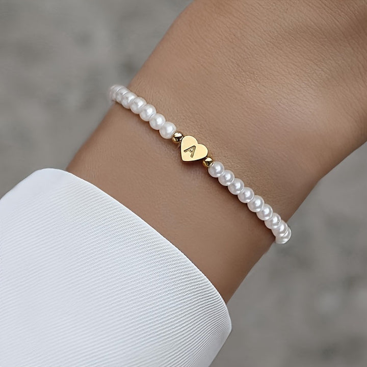 Pulsera Chic con Inicial en Forma de Corazón (A–Z)