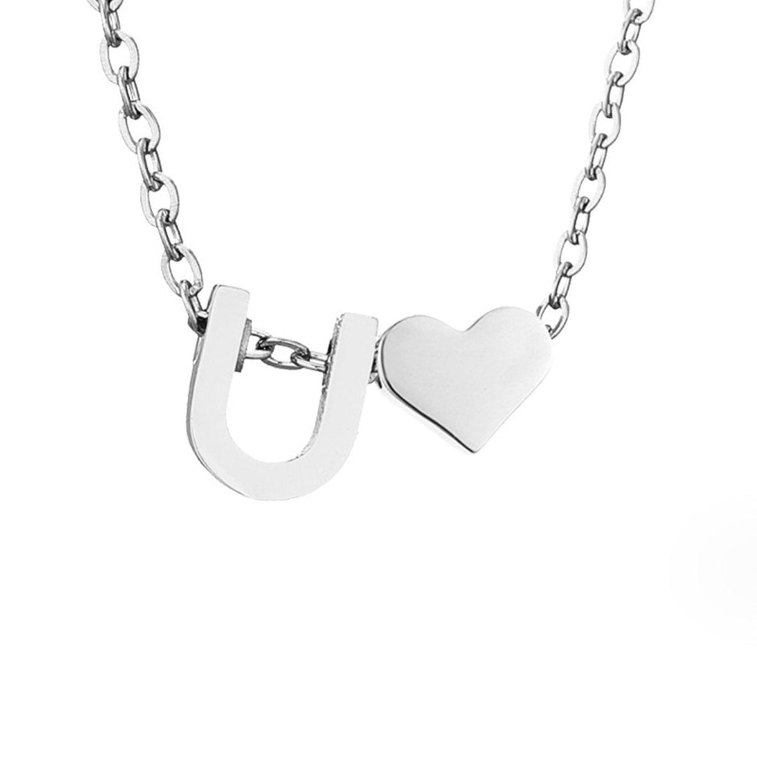 Collar Inicial Intemporal con Colgante de Corazón