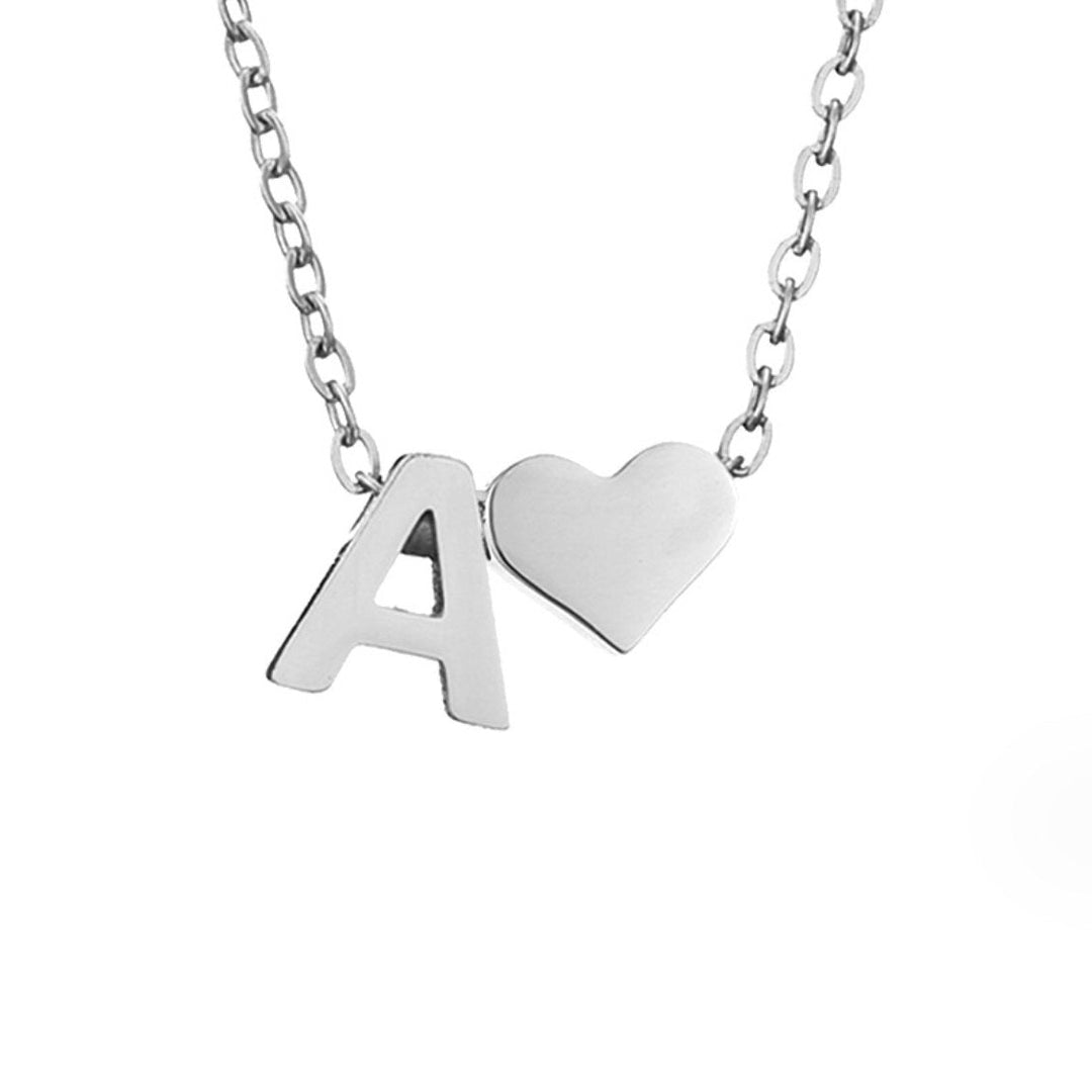 Collar Inicial Intemporal con Colgante de Corazón