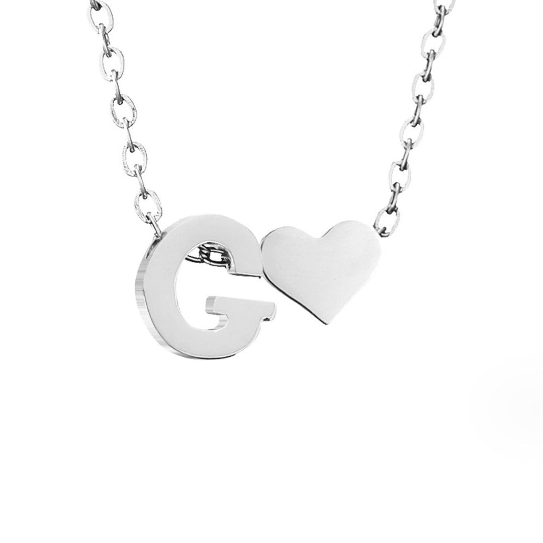 Collar Inicial Intemporal con Colgante de Corazón