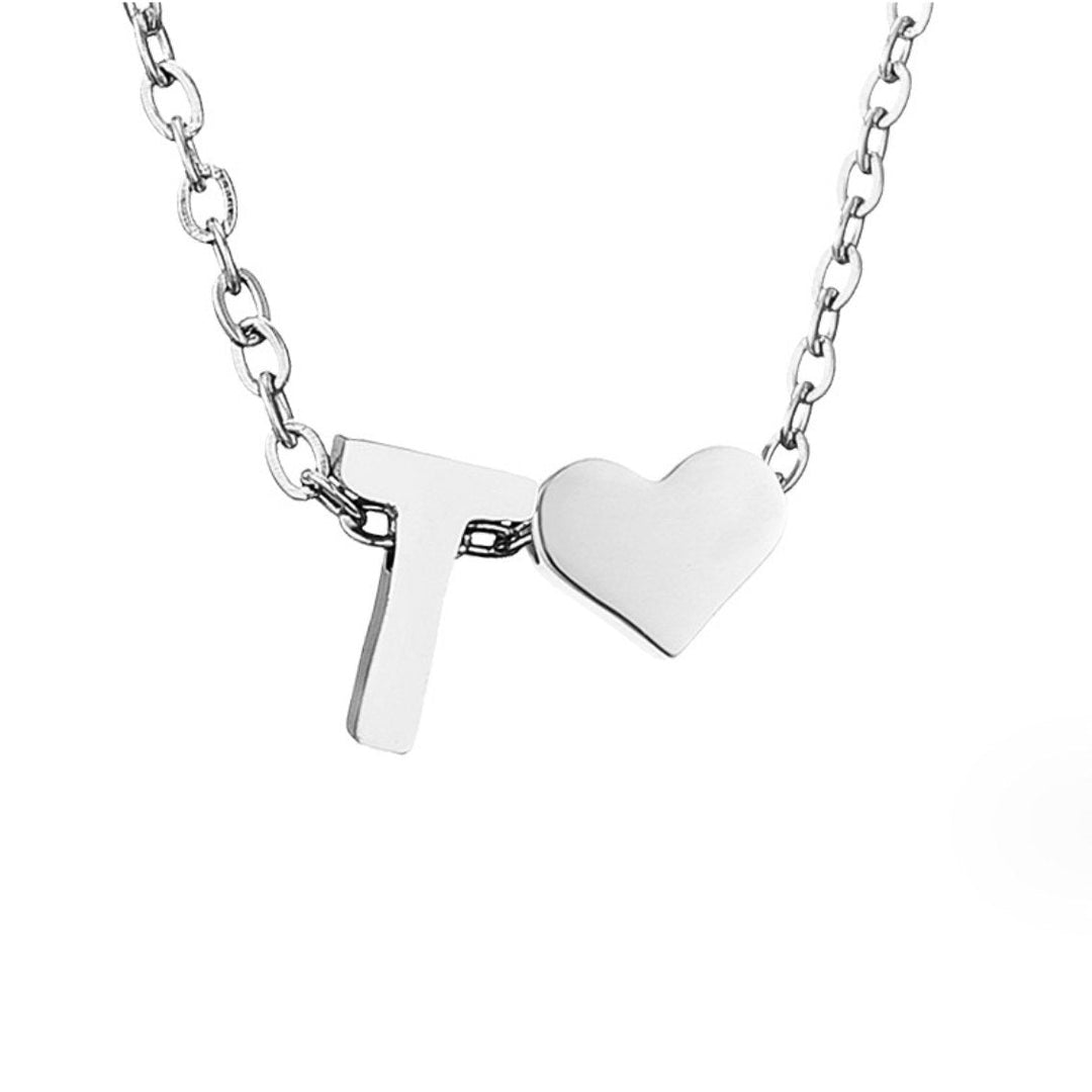 Collar Inicial Intemporal con Colgante de Corazón