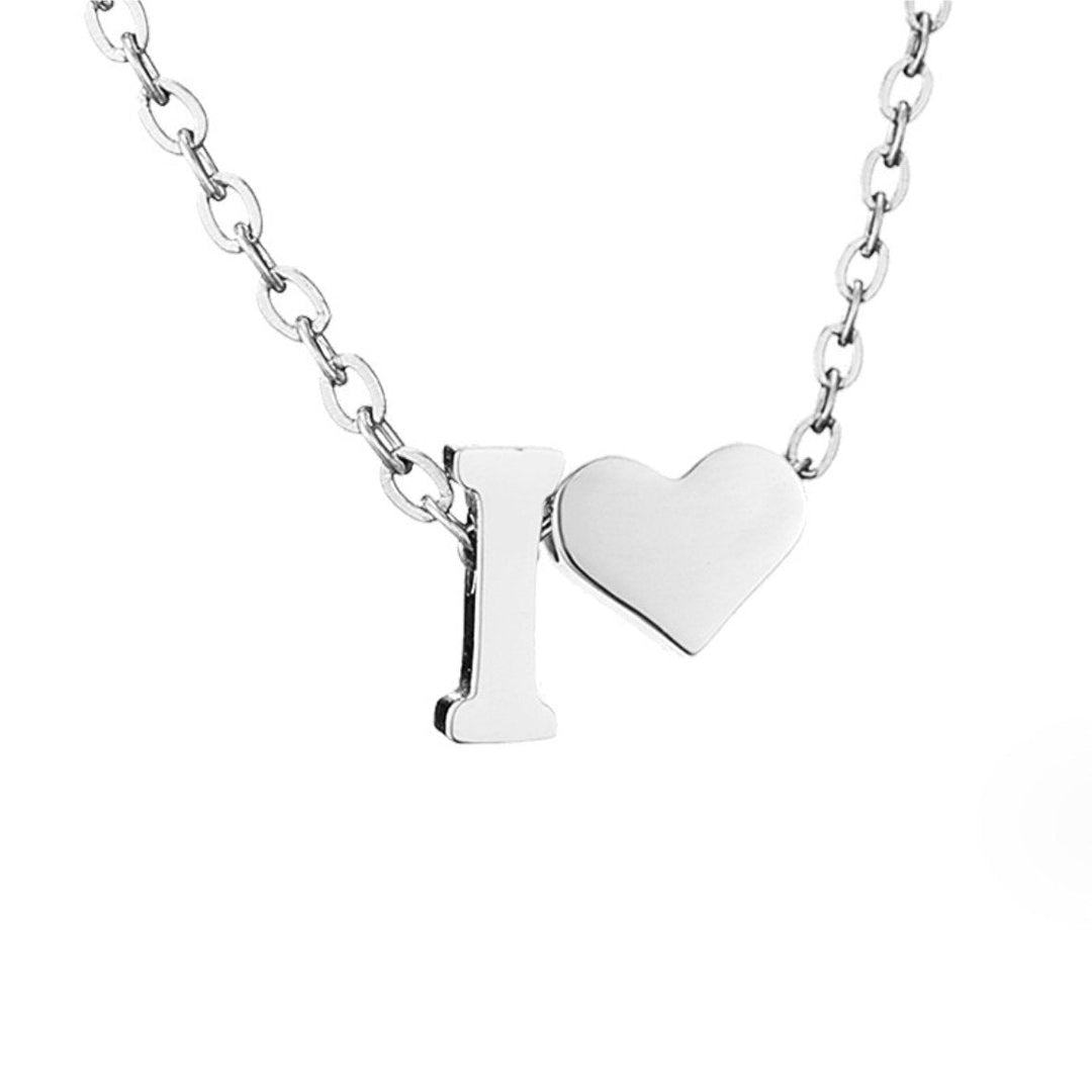 Collar Inicial Intemporal con Colgante de Corazón