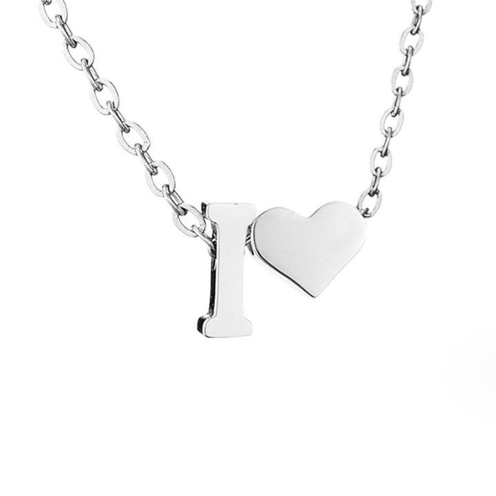 Collar Inicial Intemporal con Colgante de Corazón