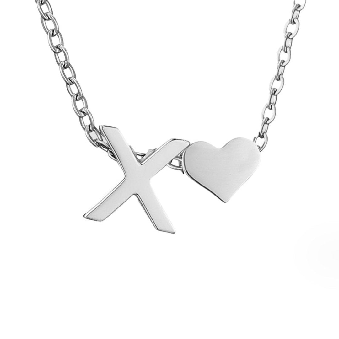 Collar Inicial Intemporal con Colgante de Corazón