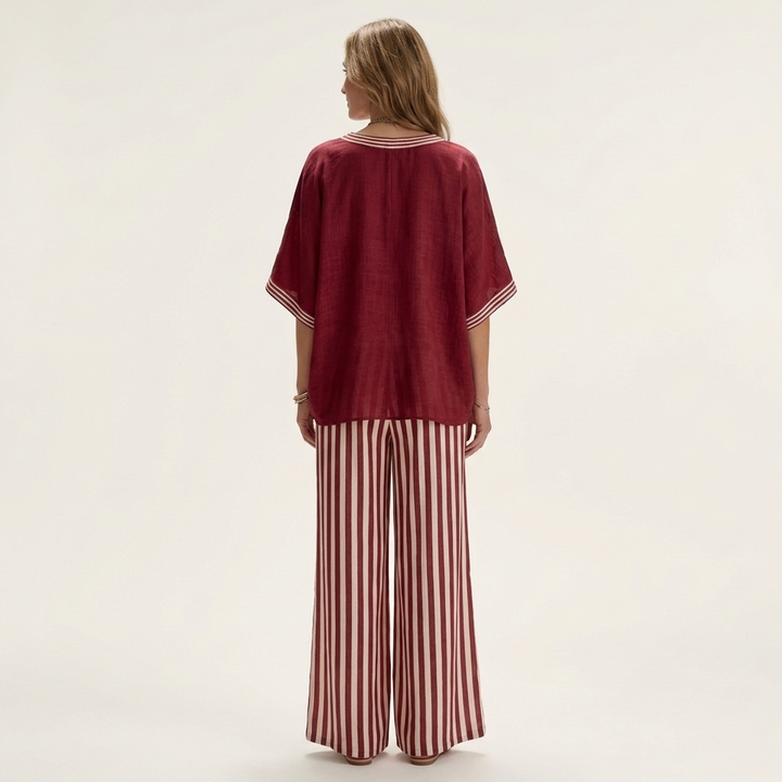 Juliana | Top Varsity de Cuello en V y Conjunto de Pantalón Ancho a Rayas