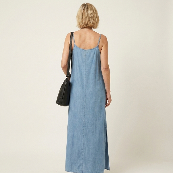 Azure | Maxi Vestido de Denim con Abertura Lateral