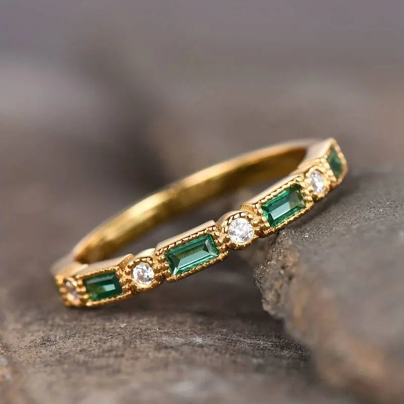 Anillo Vintage de Oro con Zirconia Verde